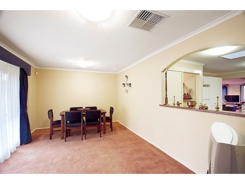 8 Dotterel Close, Doveton VIC 3177