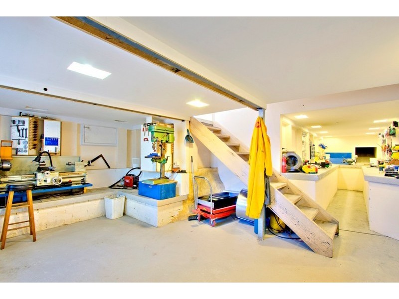 9 Gumbuya Close, Eumemmerring VIC 3177