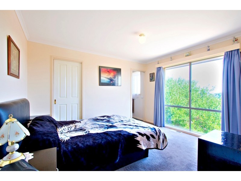 9 Gumbuya Close, Eumemmerring VIC 3177