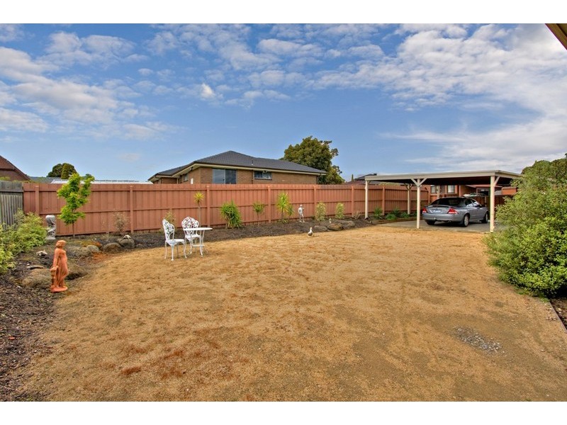95 James Cook Drive, Endeavour Hills VIC 3802