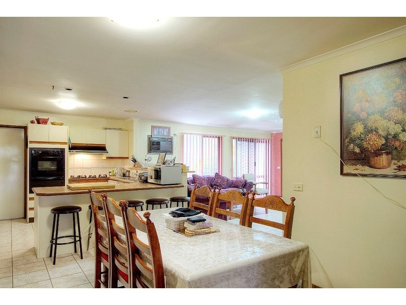 4 Nevis Crescent, Endeavour Hills VIC 3802