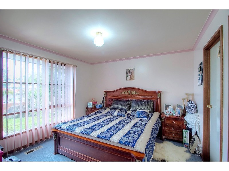 4 Nevis Crescent, Endeavour Hills VIC 3802