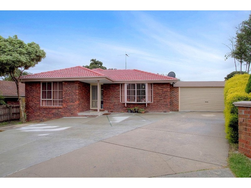 4 Nevis Crescent, Endeavour Hills VIC 3802