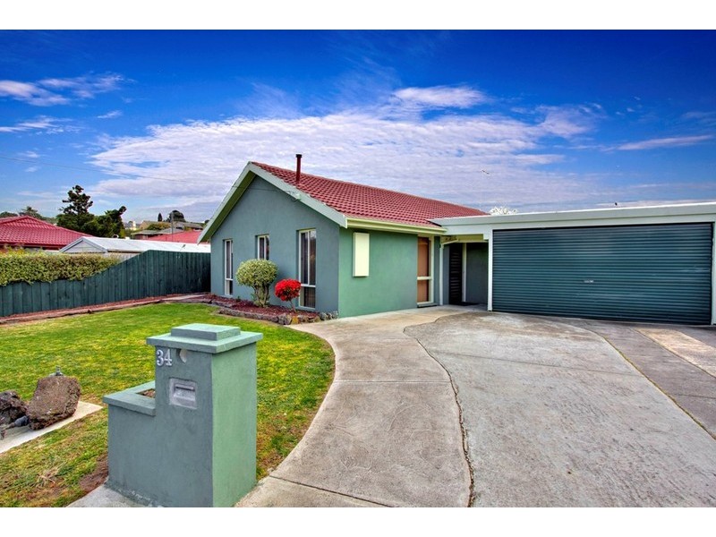 34 Laurel Avenue, Doveton VIC 3177