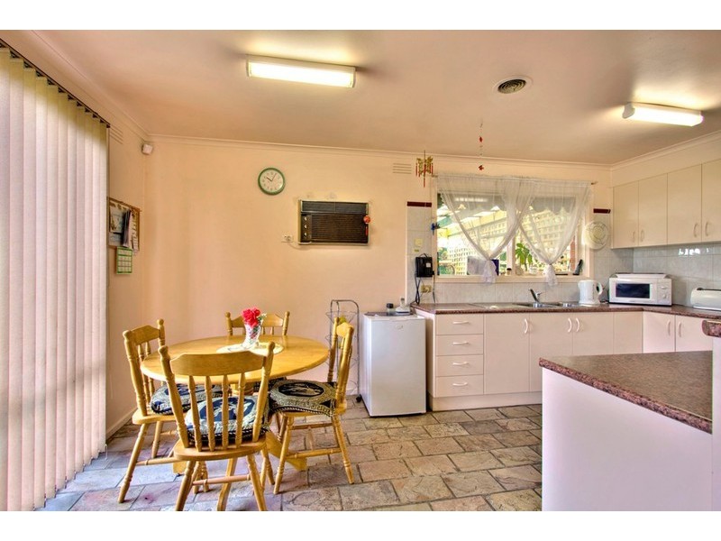 34 Laurel Avenue, Doveton VIC 3177