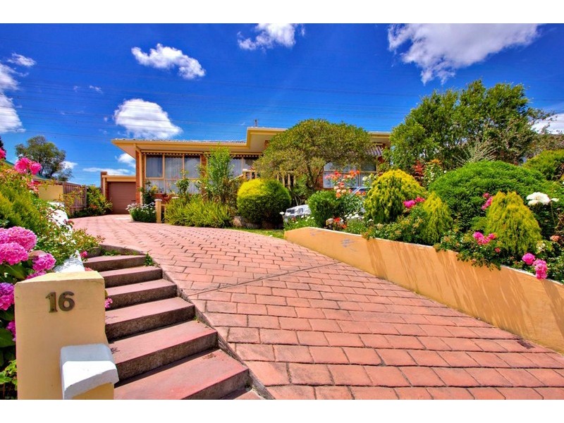 16 Glencaple Court, Endeavour Hills VIC 3802
