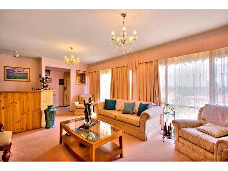 16 Glencaple Court, Endeavour Hills VIC 3802