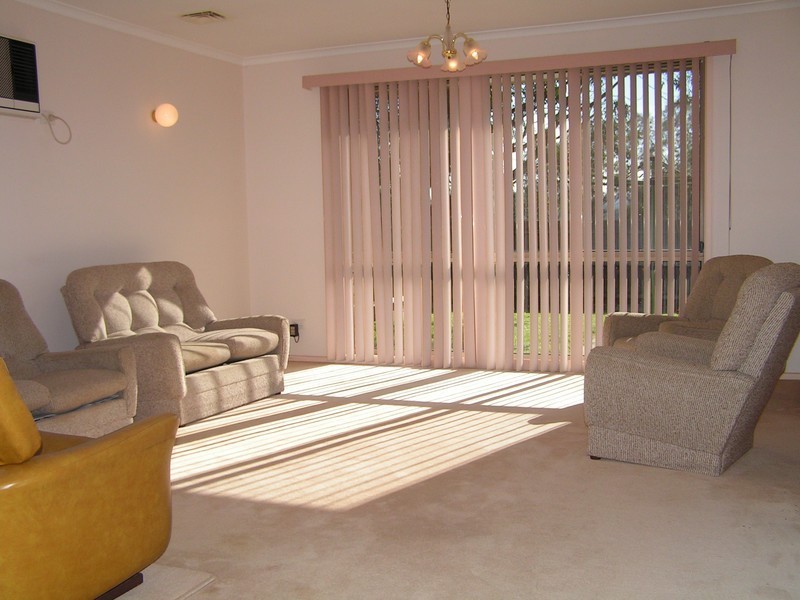 96B Somerset Dve, Dandenong North VIC 3175