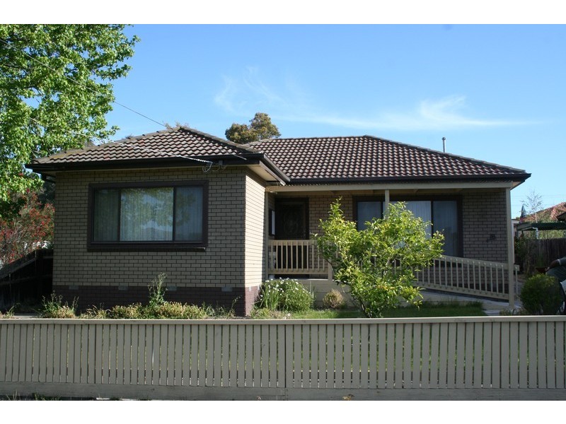 18 Burrows Avenue, Dandenong VIC 3175