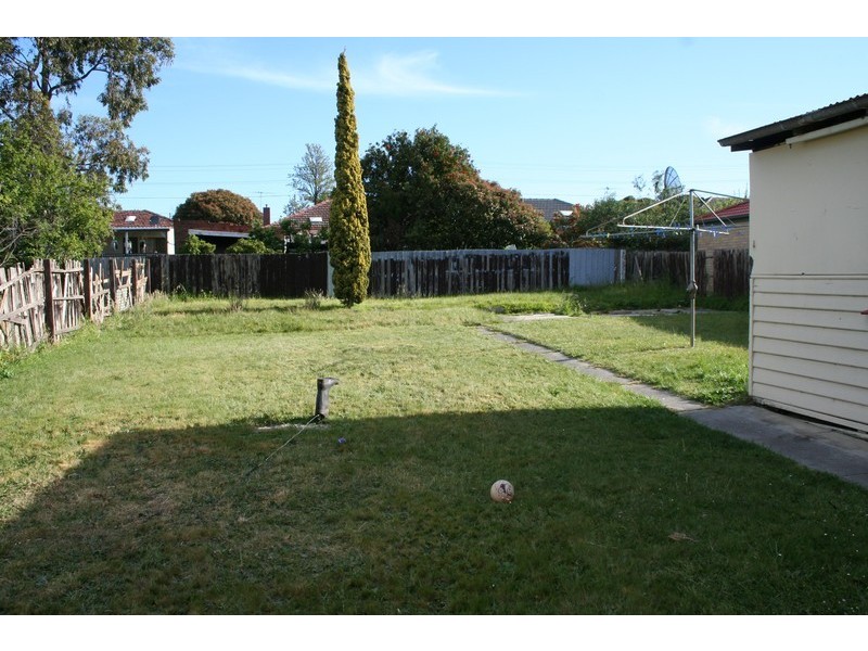 18 Burrows Avenue, Dandenong VIC 3175