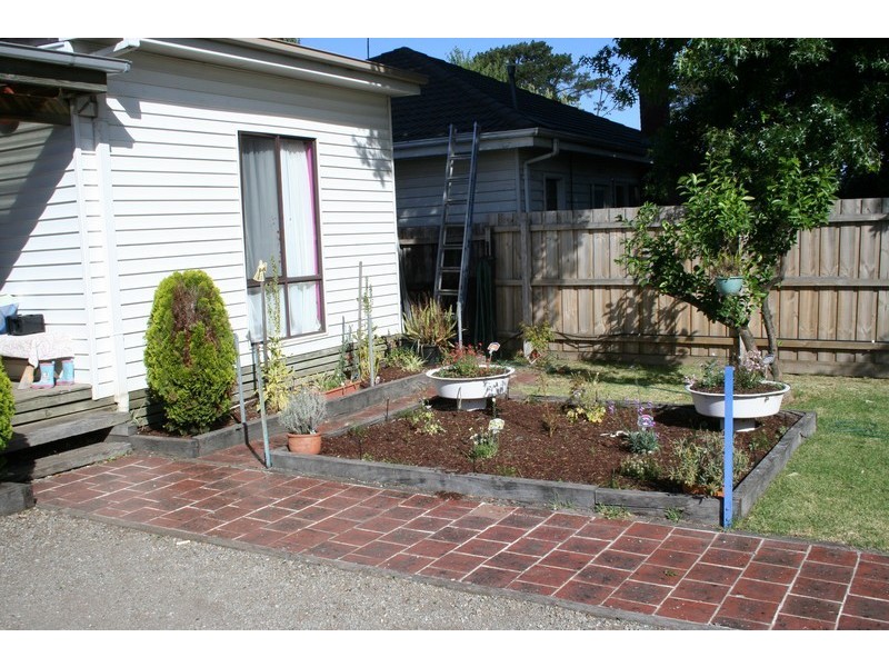 4 Gwenda St, Dandenong VIC 3175