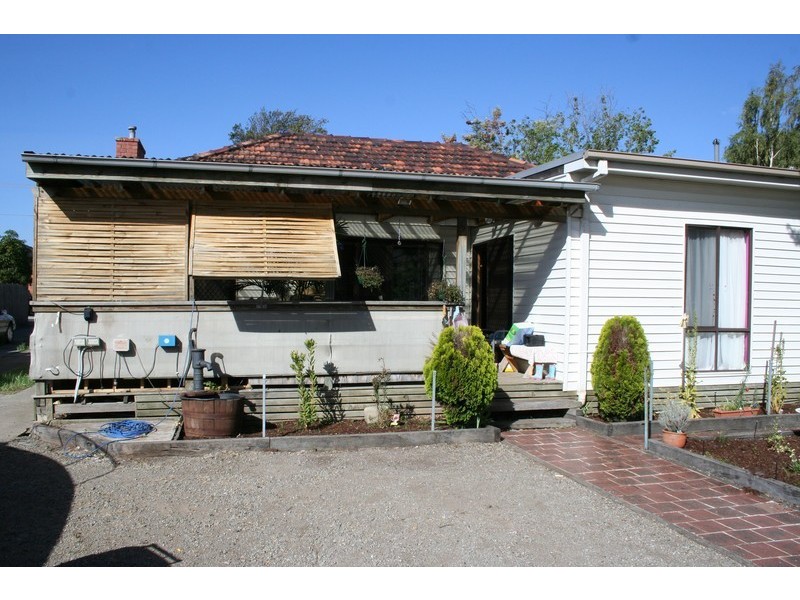 4 Gwenda St, Dandenong VIC 3175