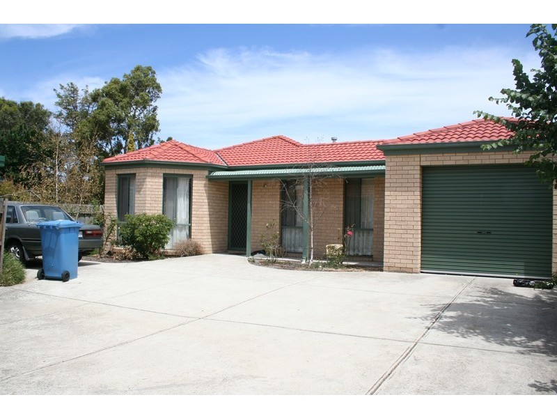 2/16 Burrows Ave, Dandenong VIC 3175