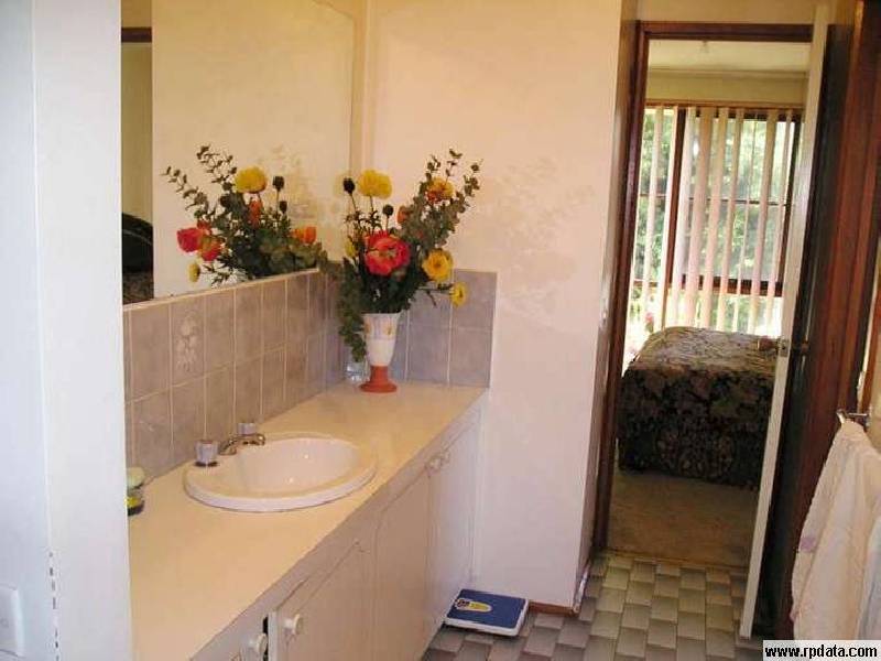 34 Shetland Street, Endeavour Hills VIC 3802