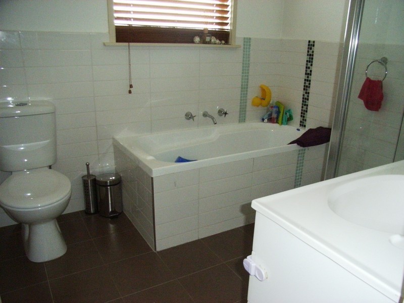 40 Liquidamber St, Doveton VIC 3177