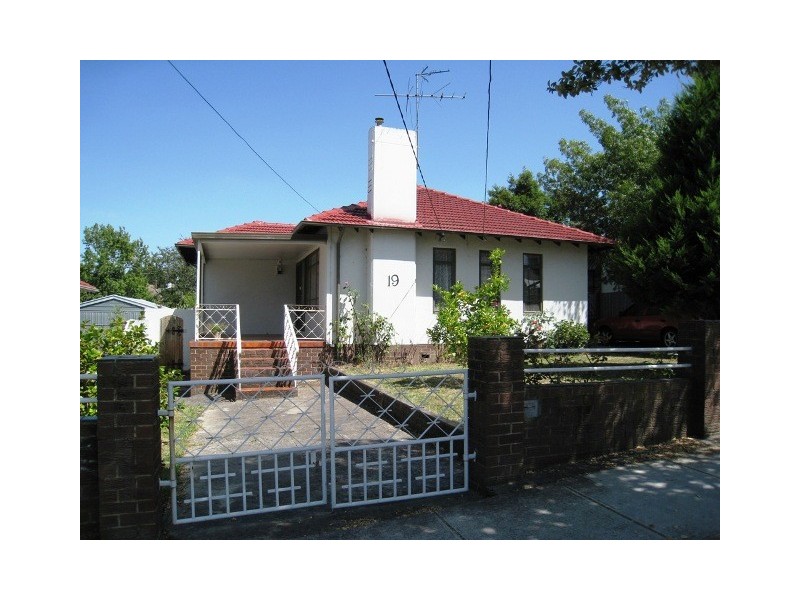 19 Hawthorn Rd, Doveton VIC 3177