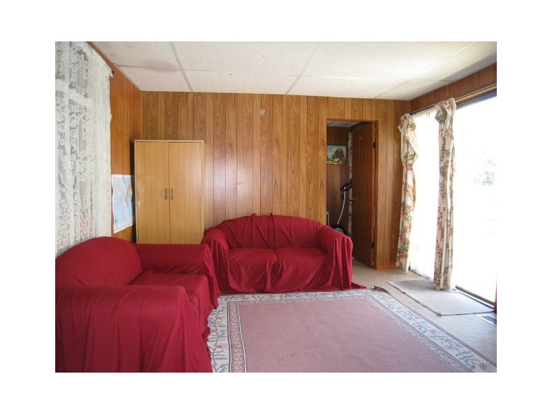 19 Hawthorn Rd, Doveton VIC 3177