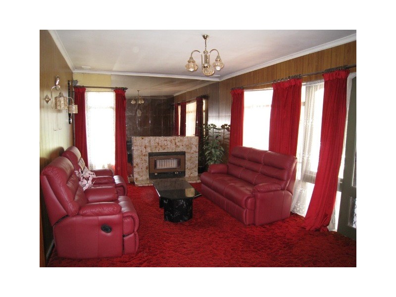 19 Hawthorn Rd, Doveton VIC 3177