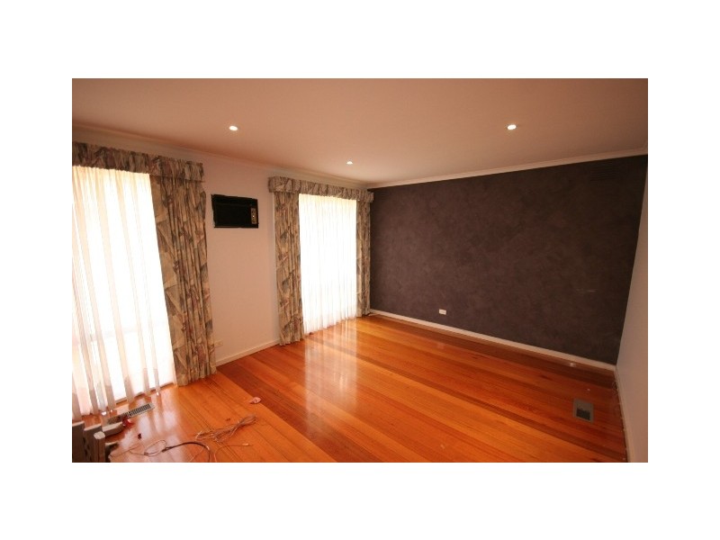 18 Bunarong Court, Dandenong North VIC 3175