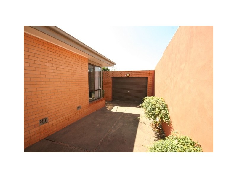 18 Bunarong Court, Dandenong North VIC 3175