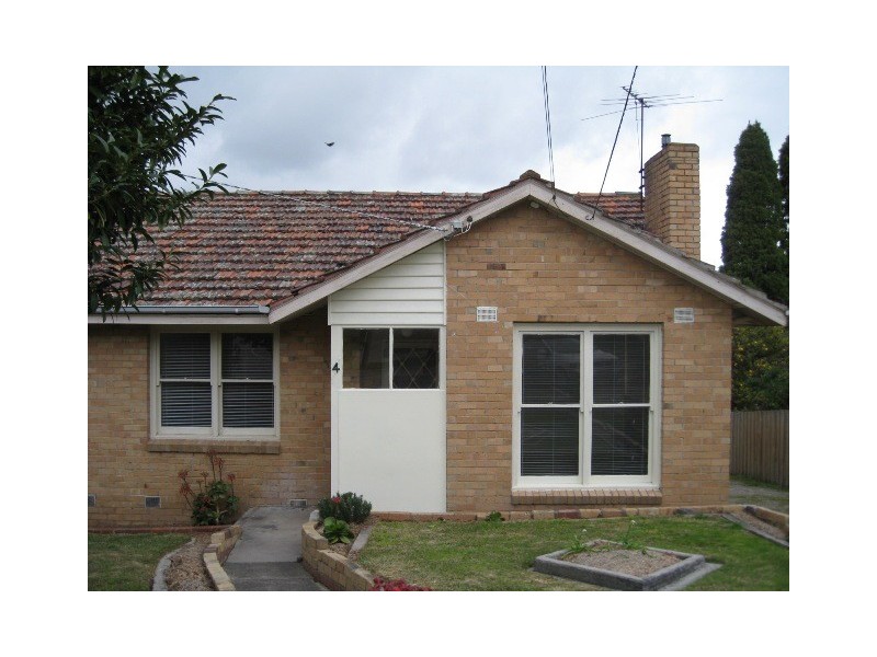 4 Laburnum Grove, Doveton VIC 3177