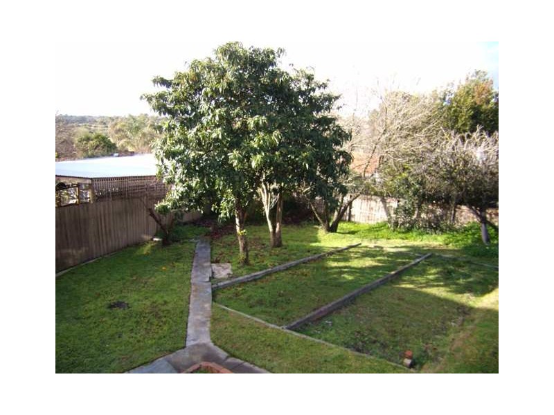 4 Laburnum Grove, Doveton VIC 3177