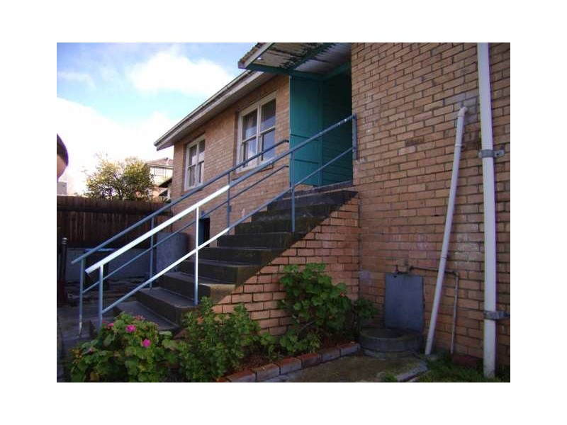 4 Laburnum Grove, Doveton VIC 3177