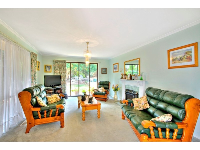 9 Orton Rise, Endeavour Hills VIC 3802