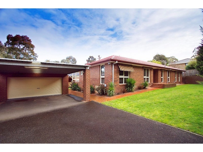 48 William Perry Close, Endeavour Hills VIC 3802