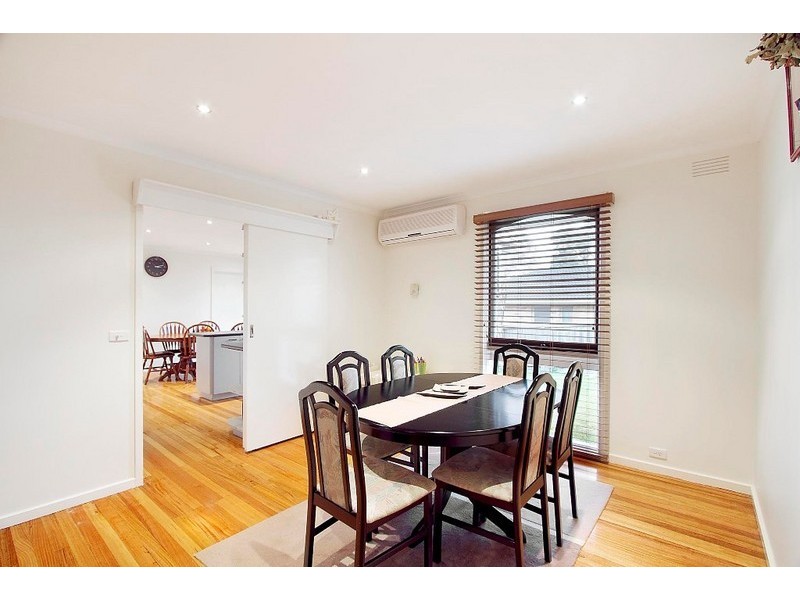 48 William Perry Close, Endeavour Hills VIC 3802