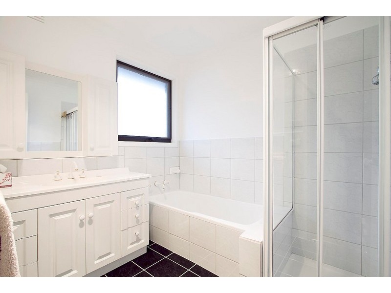 48 William Perry Close, Endeavour Hills VIC 3802