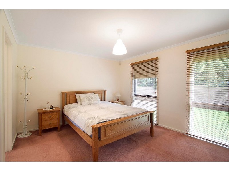 48 William Perry Close, Endeavour Hills VIC 3802