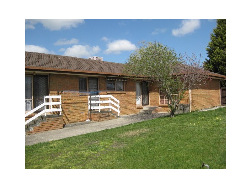 5  DELMONT COURT, Endeavour Hills VIC 3802