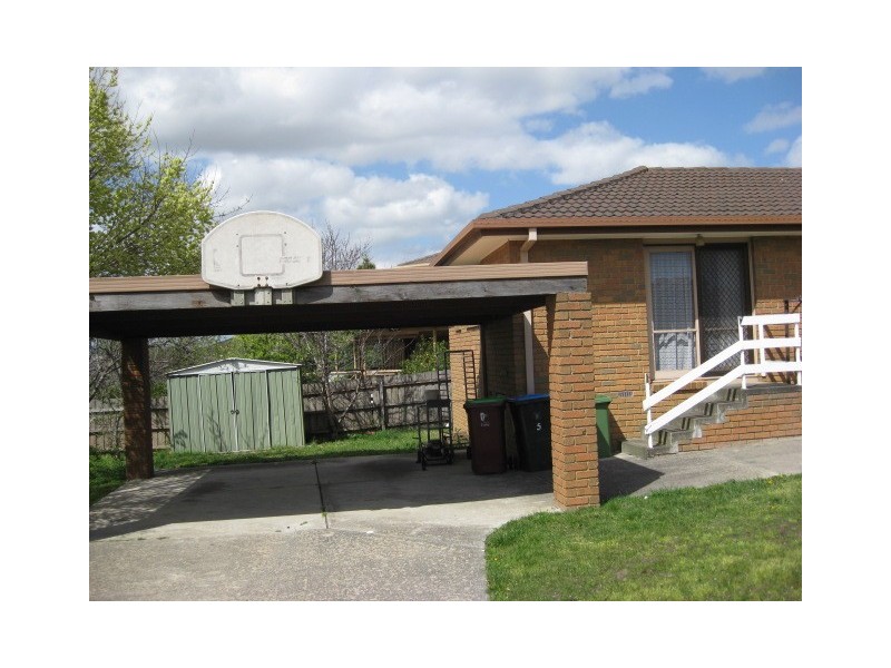 5  DELMONT COURT, Endeavour Hills VIC 3802