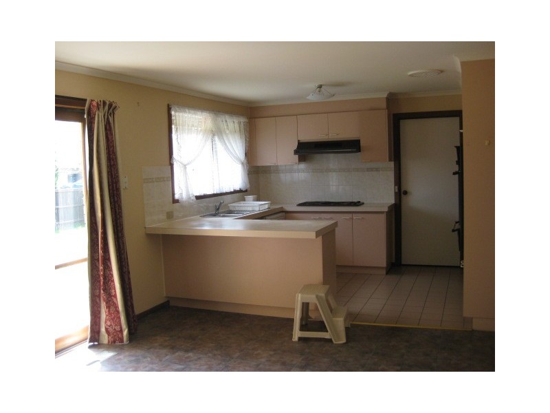 5  DELMONT COURT, Endeavour Hills VIC 3802