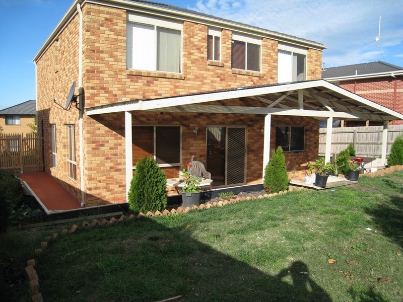 2 The Estuary, Hallam VIC 3803