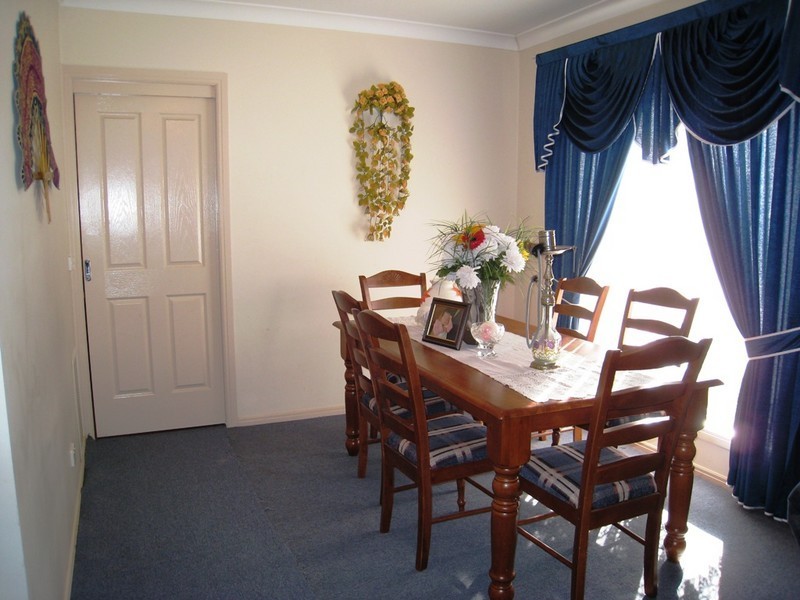 2 The Estuary, Hallam VIC 3803