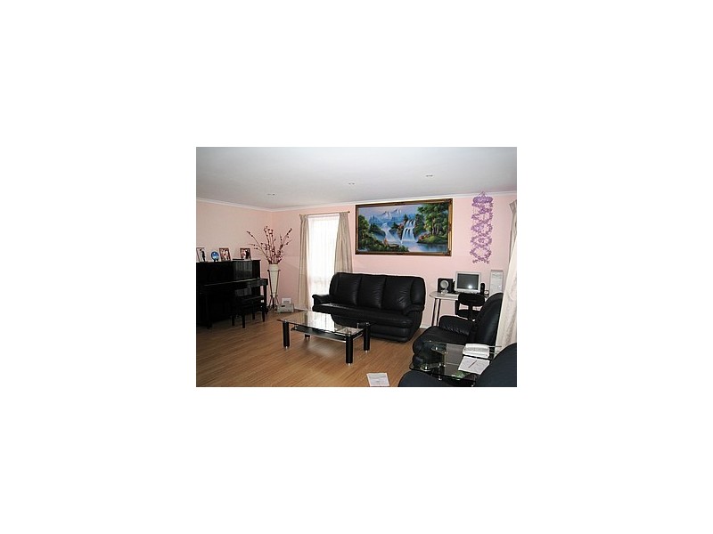 2 Johnston Avenue, Eumemmerring VIC 3177