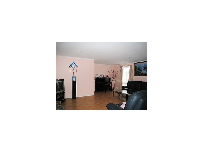 2 Johnston Avenue, Eumemmerring VIC 3177