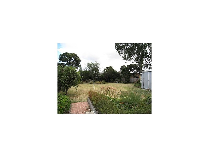 2 Johnston Avenue, Eumemmerring VIC 3177