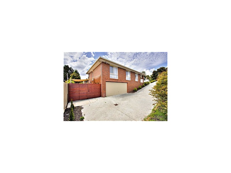 6 Harvey Place, Endeavour Hills VIC 3802