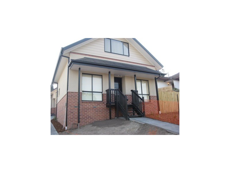 1/11 Laburnum Gve, Doveton VIC 3177