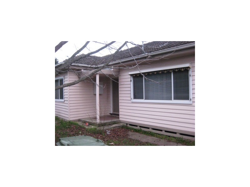 35 New St, Dandenong VIC 3175