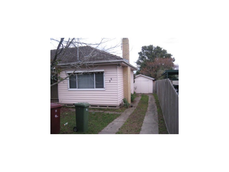 35 New St, Dandenong VIC 3175