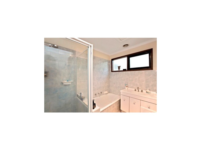 11 Searle Court, Dandenong North VIC 3175