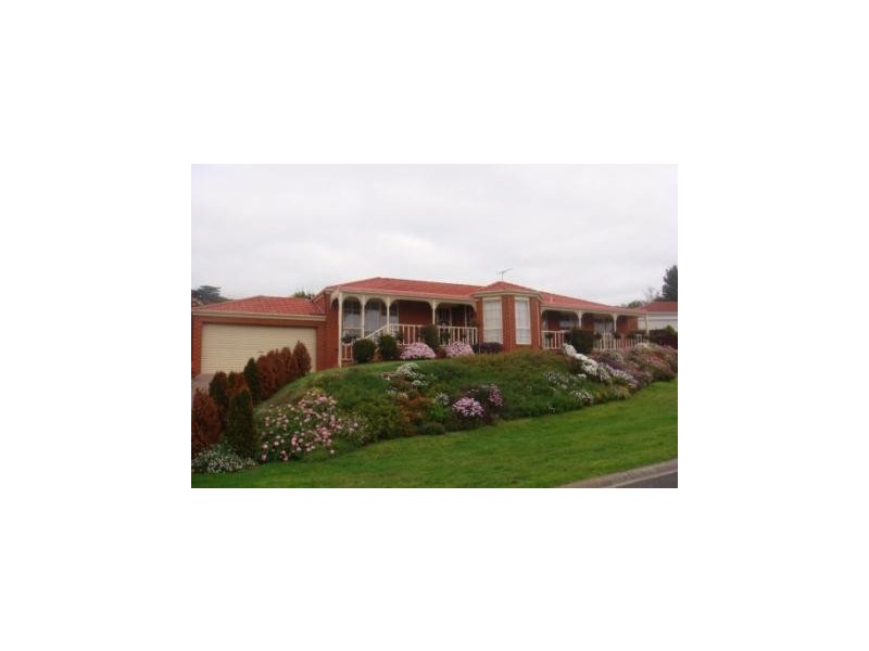 5 Candlebark Close, Hampton Park VIC 3976