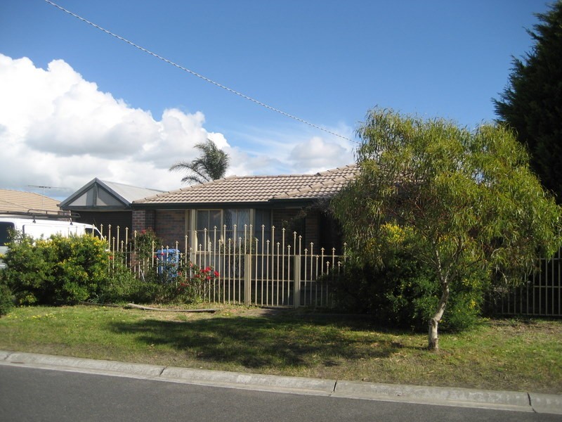 4 Dewpoint Crs, Hampton Park VIC 3976