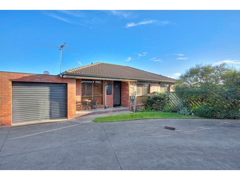 2/7 Jonathon Crt, Eumemmerring VIC 3177