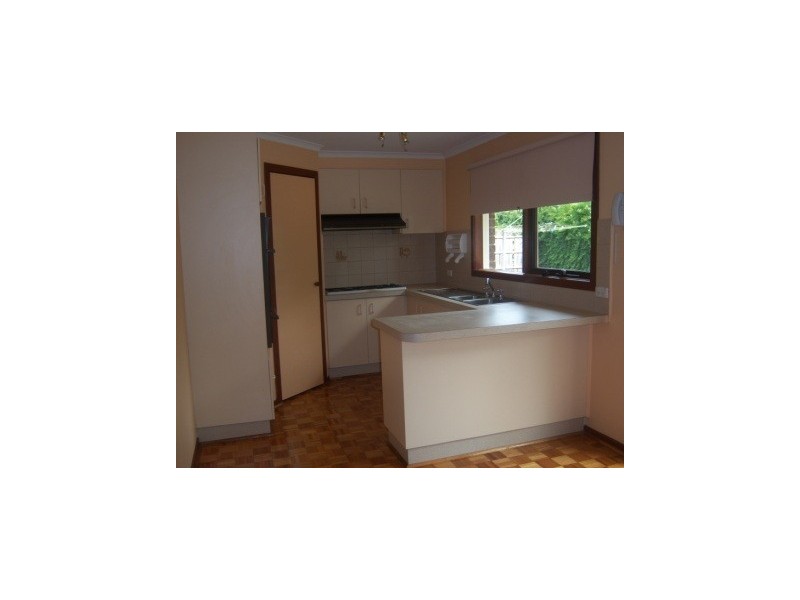 2/11a Ross St, Dandenong VIC 3175