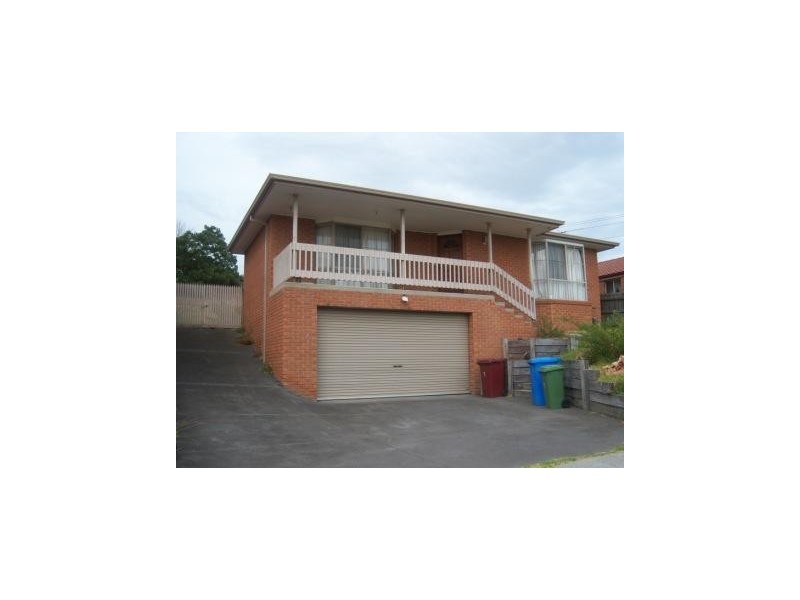 6 Blackwood Dve, Hampton Park VIC 3976